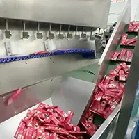 آلة تعبئة وتغليف الأكياس الجاهزة للمنتجات المختلطة